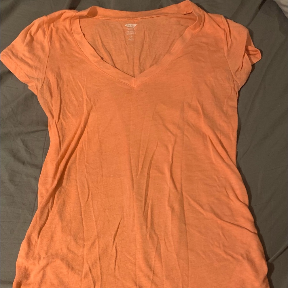 (SOLD) Peach colored old navy maternity shirt!